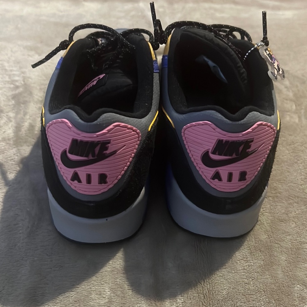 Men’s size 11 Nike air max worn a few times very good conditon